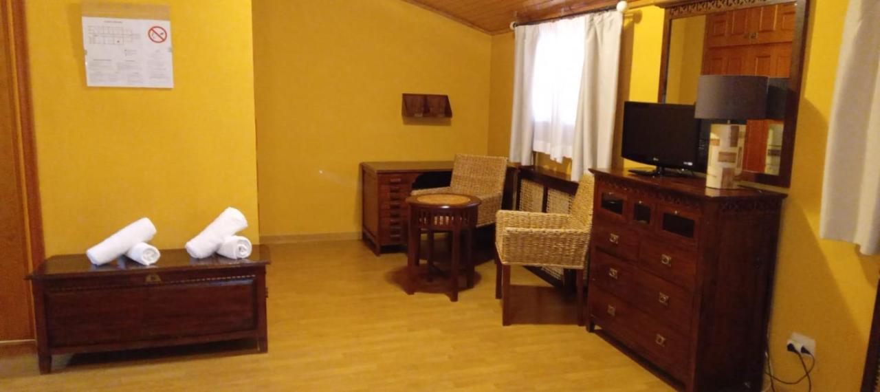 Hotel De Montana Rubielos Rubielos De Mora Bagian luar foto