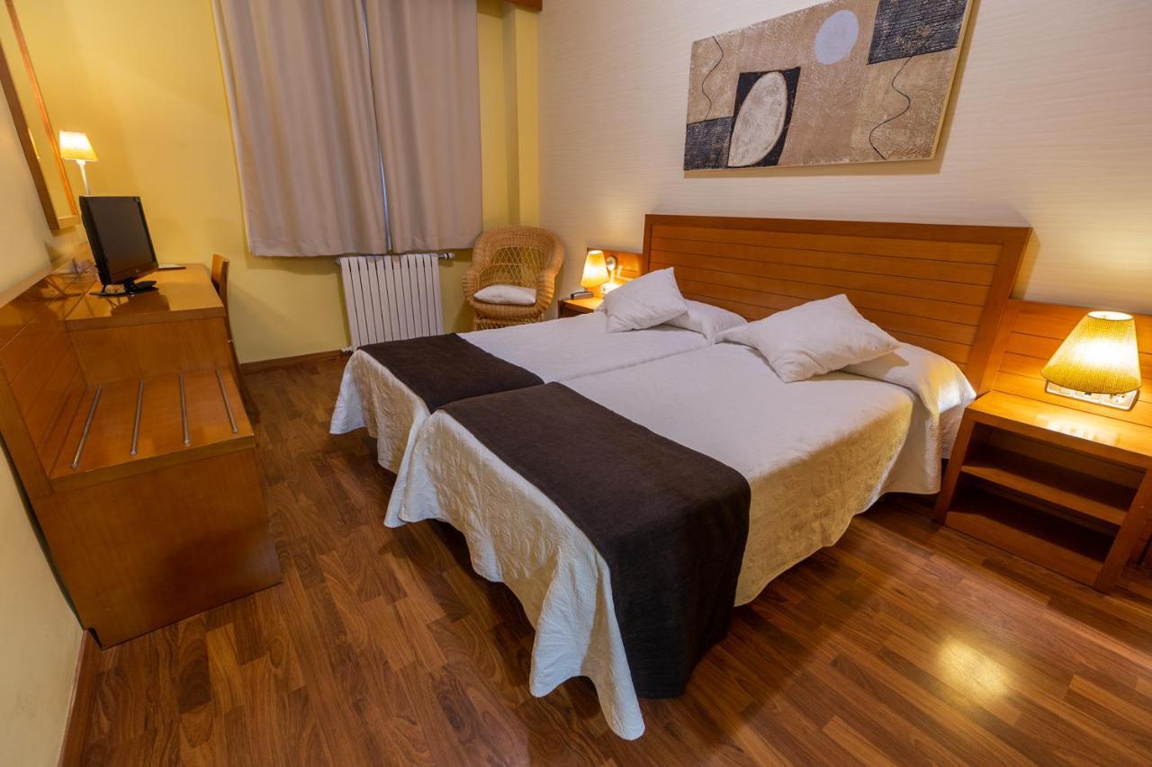 Hotel De Montana Rubielos Rubielos De Mora Bagian luar foto